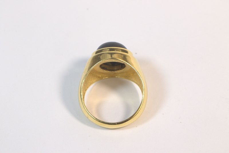 Noir Haven Signet Ring - Gold