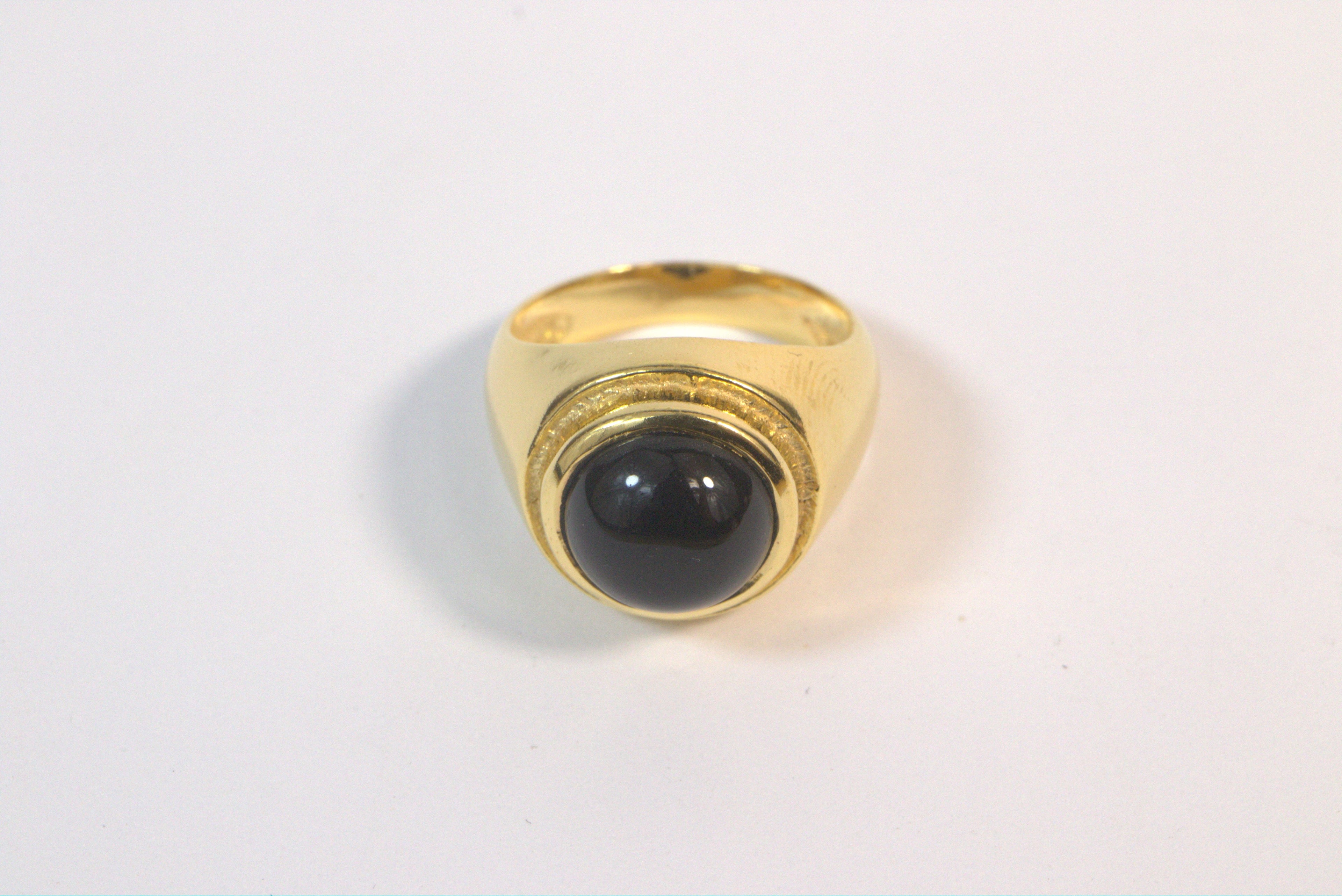 Noir Haven Signet Ring